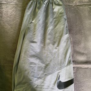 Nike shorts (grey)